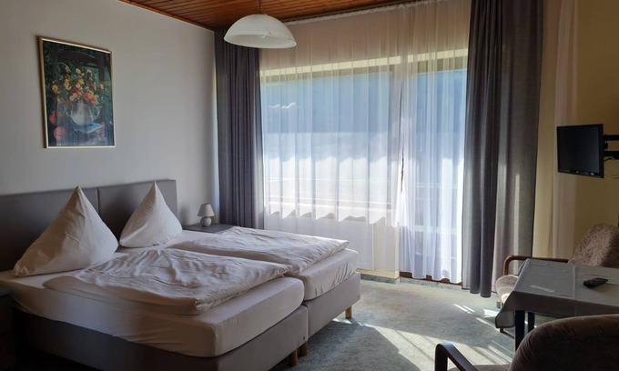 Waischenfeld Cottage | Double room no. 22 - Waldpension Rabeneck