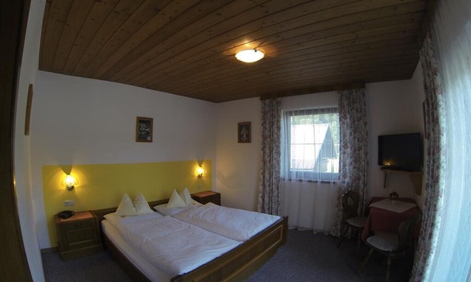 Fuschl am See Apartment | Double Room - Pension Wörndl