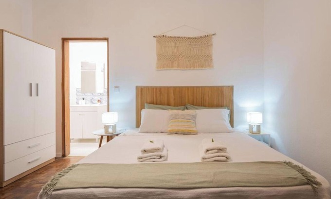 Pera House | Double Room with Garden View and Balcony - orange