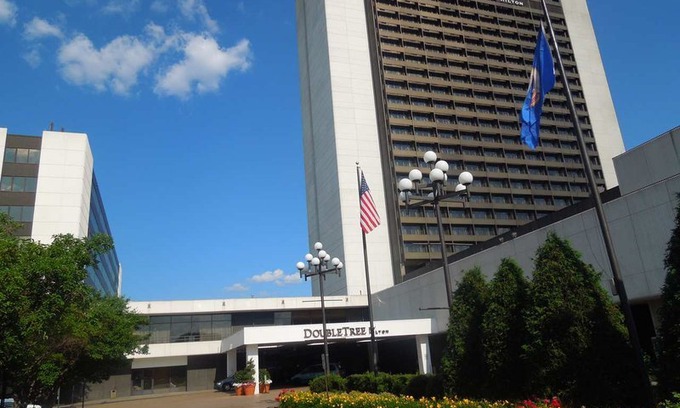 Bloomington Hotel | DoubleTree by Hilton Bloomington Minneapolis South