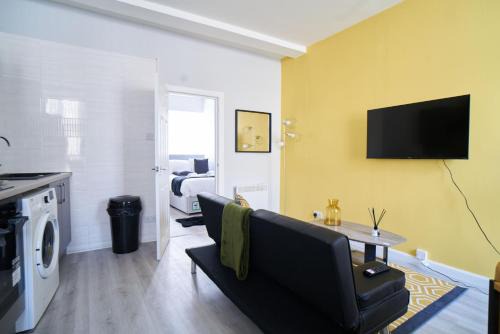 Lanark House | Douglas Manor