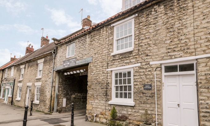 Pickering Cottage | DOVE COTTAGE, pet friendly, character holiday cottage in Pickering