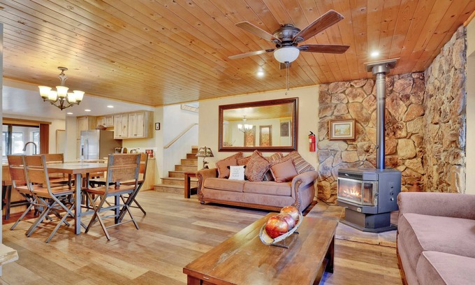 Big Bear Ski Chalet | Downey Family Retreat- Relaxing Chalet- Games