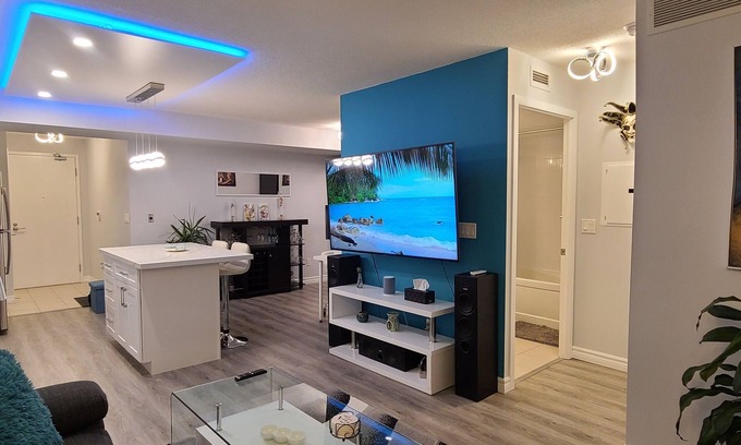 Fort York Condo | 🏢Downtown 1 BDRM ➕ Den with lake & CN tower views!📌