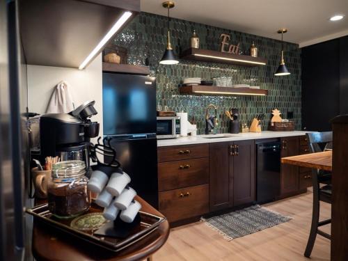 Sunset Apartment | Downtown Boise Sunset Ave Romantic Private Suite