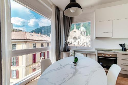 Como City Centre Apartment | Downtown Como-Luxury Suites
