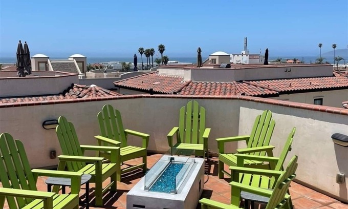 Downtown Condo | Downtown Condo with Rooftop Deck