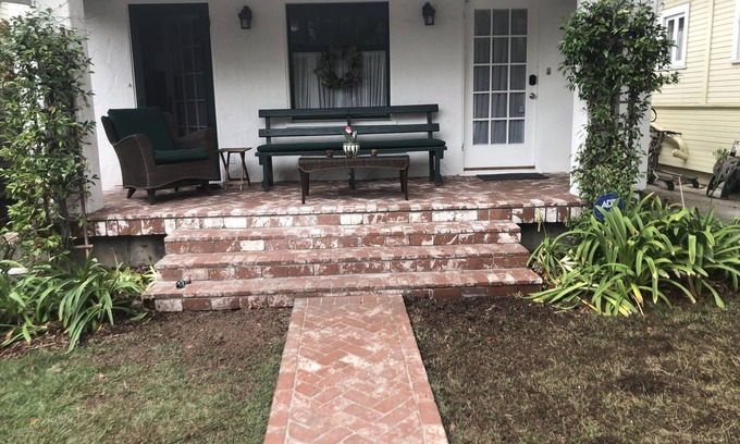 Santa Barbara Cottage | Downtown Cottage In Santa Barbara