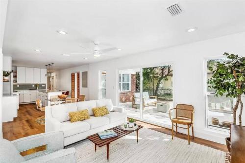 South Pensacola House | Downtown Dream- Relaxing Escape In Downtown Pensacola