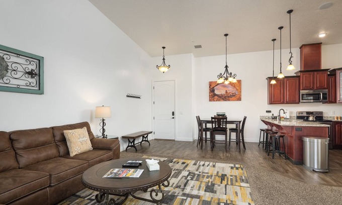Moab Condo | Downtown Moab Condo! | Bike Storage | Pet Friendly | Easy Parking! - LDV3