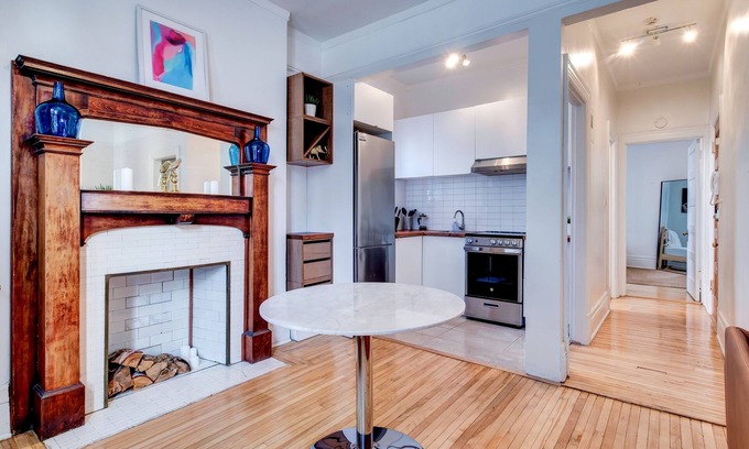 Shaughnessy Village Apartment | Downtown Montreal One Bedroom Gem