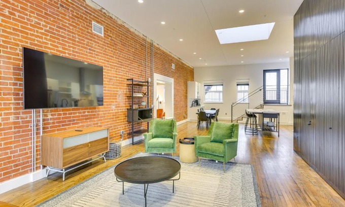 Downtown Omaha Apartment | Downtown Omaha Getaway with Deck and Gas Grill!