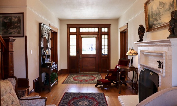 Central Colorado Springs House | Downtown Victorian Home, Large Group Space, 5BR, 7 Parking Spots, Pet Friendly!