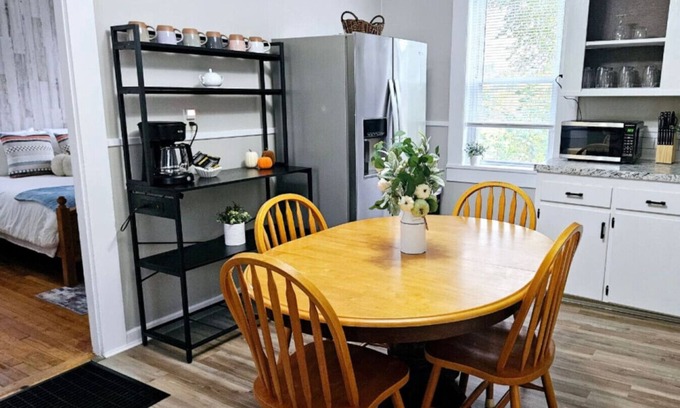 Waterville Apartment | Downtown Waterville Studio Apt|Washer/Dryer