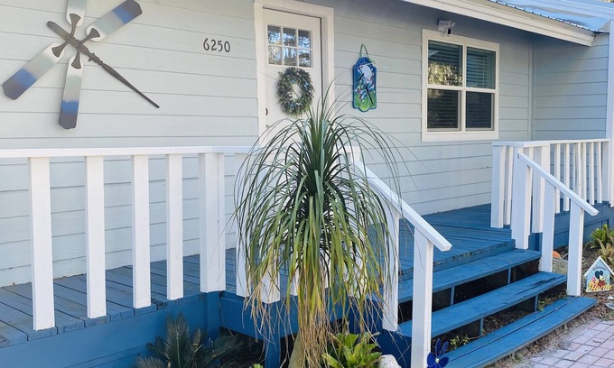 Citrus Springs House | “Dragonfly Camp” Springs Paradise!