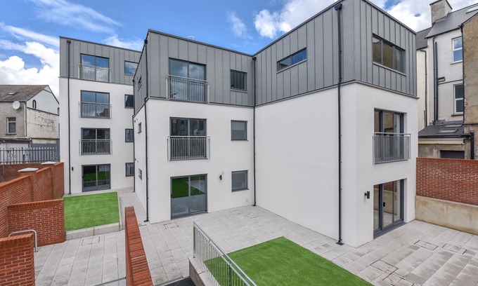 Queens Quarter Hotel | Dream Apartments - St Thomas Hall