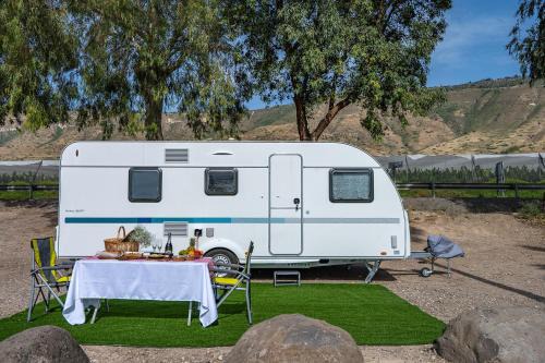 Emek HaYarden Bed & Breakfast | Dream Caravan's - קרוואנים מהממים ומאובזרים למשפחות בחוף גופרה בכנרת