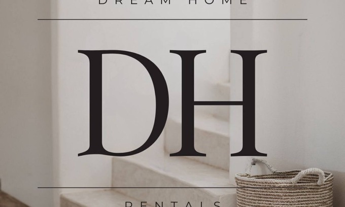 Laval Condo | Dream Home Retreat - Luxurious Water View