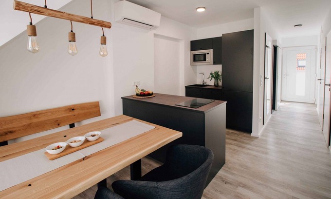Pleinfeld Apartment | Dream home with balcony