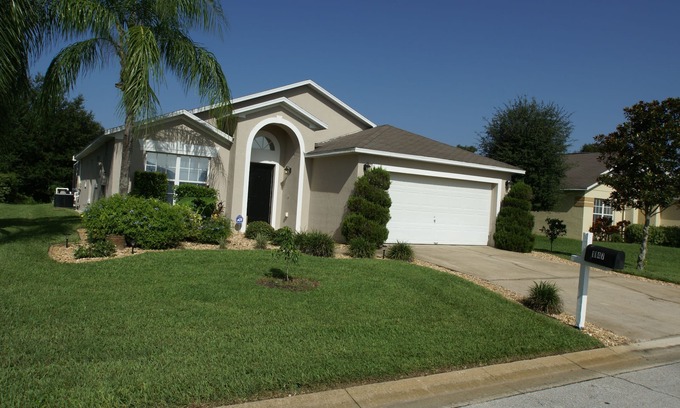 Clear Creek House | Dream Home with Pool Near Disney World! 4BR- 2BA Sleeps 8