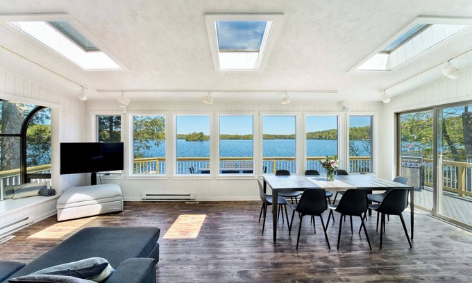 Highland Lakes House | Dream Lakefront Escape - Hot Tub - Sauna - Beach - Ski - Golf - 1hr from NYC