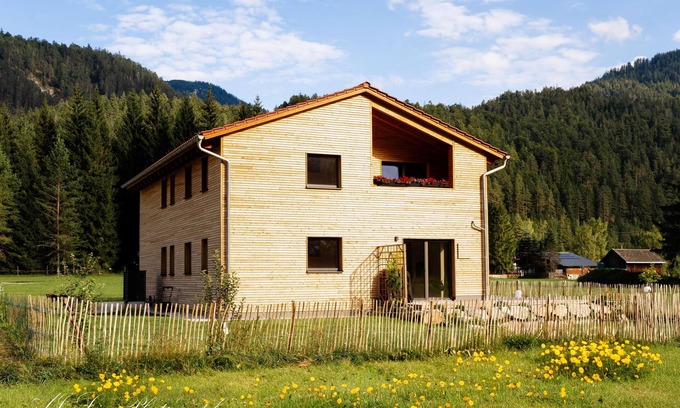 Scharnitz Apartment | Dream vacation apartment in the countryside for 4 guests, directly on the cross-country ski trail/forest