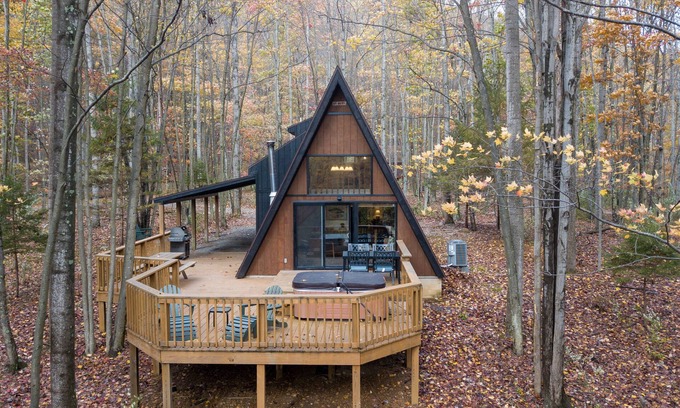 Berkeley Springs Cabin | Dreamtime - Modern A-frame Cabin w/Hot tub
