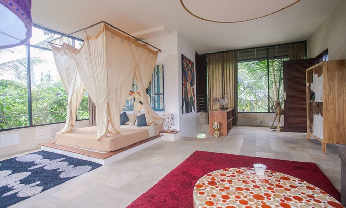 Pejeng Kawan Apartment | Dreamy Treetop Loft in the Rice Fields!