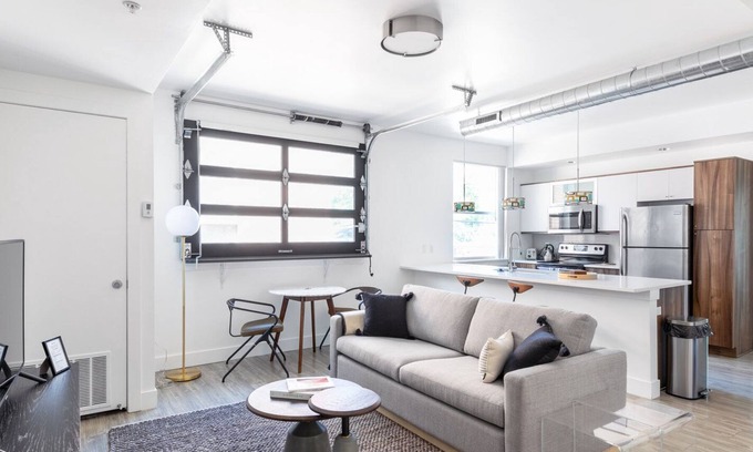 University Park Apartment | Dreamy University 2BR w/ W/D, near campus, dining, bars, by Blueground