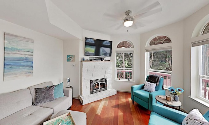 Camano Island House | Driftwood Hideaway