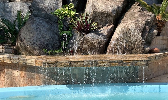 Centro House | DRIRIOS HOUSE guesthouse 3 minutes from the center. It has a swimming pool and large rooms.