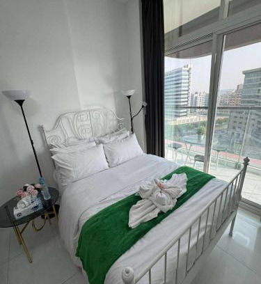 Dubai Apartment | Dubai Silicon Oasis Staycation
