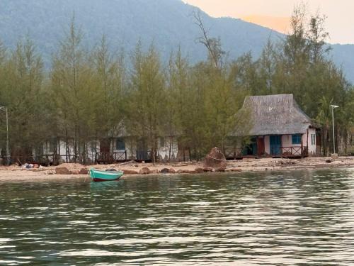 Ham Ninh Hotel | Dugong Bay - Làng Ẩm Thực & Sinh Thái - Eco & Seafood Village
