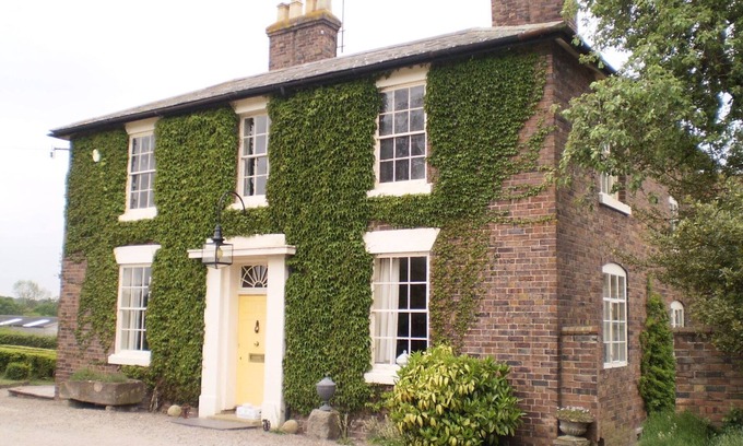 Bridgnorth Apartment | Duken Courtyard Cottage self catering holiday cottage in glorious countryside