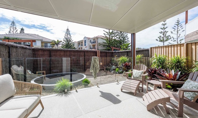 Yamba House | Dunes on Pippi - Oceanstays - Plunge Pool
