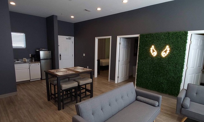 Maxwell Condo | Dunn - East Nashville - Close to it all