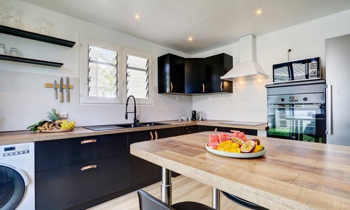 L'Ermitage-les-Bains Apartment | Duplex 4* - "NYLA Mango" 200m from the lagoon