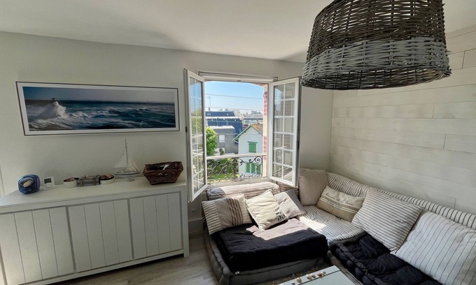 Cabourg Apartment | Duplex 80m2, 100m from the sea and 5mn walk from the center, typical cabourgeaise villa