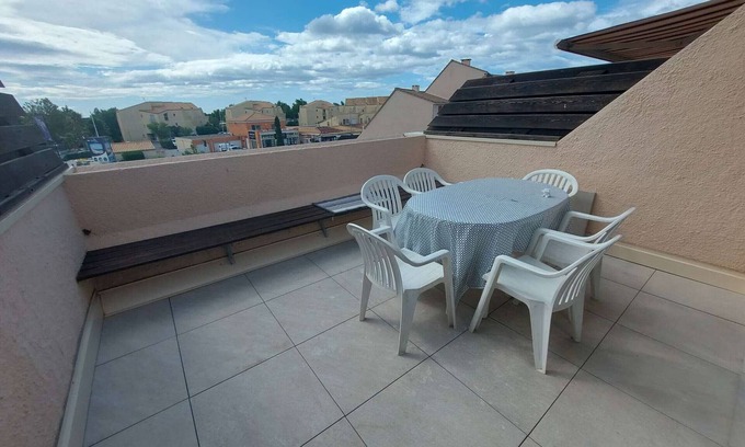 Marseillan Plage Apartment | Duplex Apartment with Terrace, A/C, and Private Parking - Sleeps 6