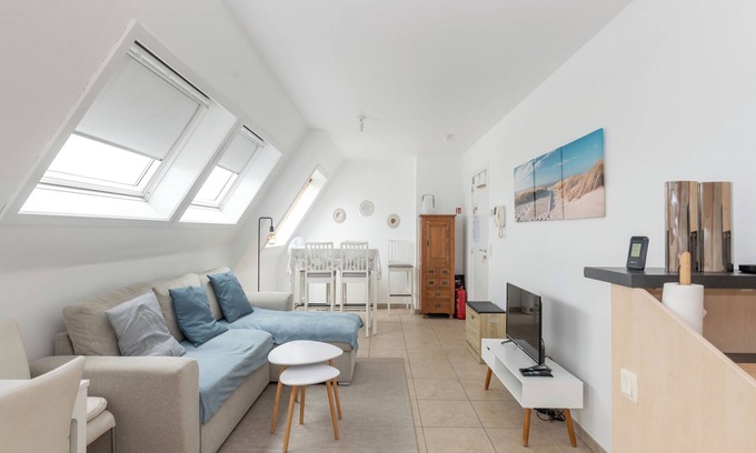 Nieuwpoort Apartment | Duplex flat with shared pool on estate