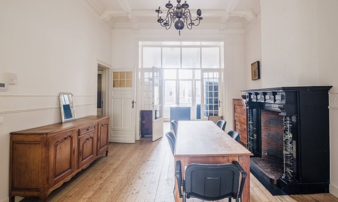 Sint-Gillis Apartment | Duplex In Art Nouveau House in St Gilles city center