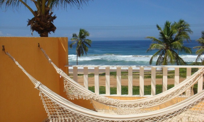 Flamengo Apartment | Duplex walk in sand facing the sea, wifi, pool and barbecue !