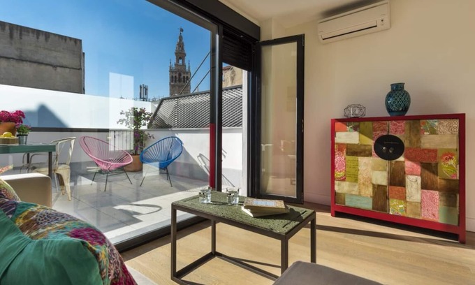 Santa Cruz Apartment | Duplex with Terrace Near the Cathedral. Mateos Gago III