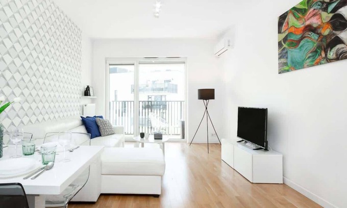 Zoliborz Apartment | Dygata 2 | Air Conditioned Apartment | Parking