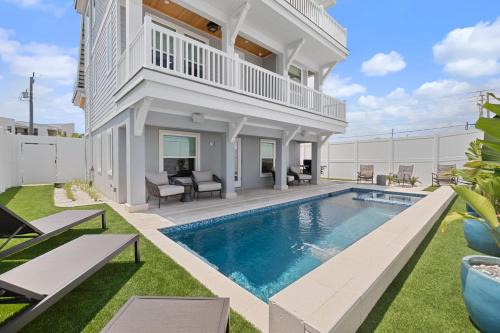 St. Augustine Beach House | E Komo Mai - Pool Elevator Roof Deck Views