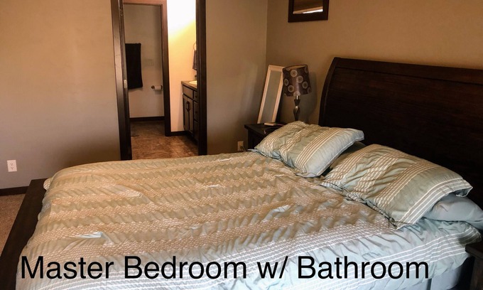Butte Des Morts House | EAA 5-bedroom house in Winneconne