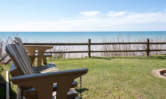 Manistee Cottage | Eagle Bluff Cottage at Lake Michigan