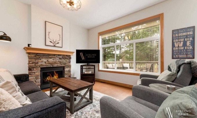 East Kootenay Apartment | Eagle Crest | Steam Shower | Fireplace | Springs
