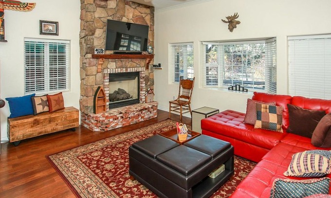Whispering Forest House | Eagle Mountain Relaxing 3BR Lower Level Only / Jetted Spa Tub / Essentials