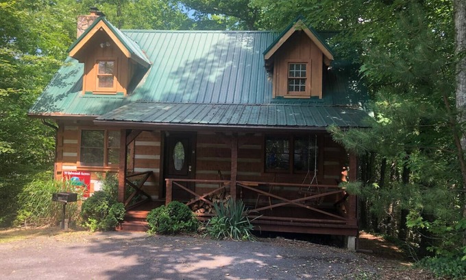 Cosby Cabin | Eagles Nest -a private cabin in the mountains